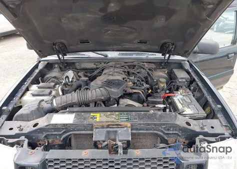 2004 Ford Explorer Sport Trac Adrenalin/Xls/Xlt из США, поврежденный, VIN 1FMZU77K64UA21537